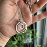 Collar círculo triple Rose y plata