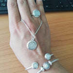 Collar logo circones