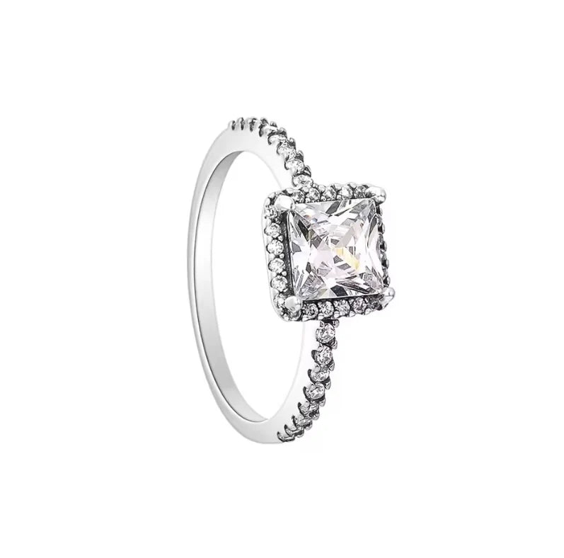 Anillo hojas brillantes